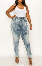 Cargar imagen en el visor de la galería, HIGH WAIST ACID WASH KINNY JEANS